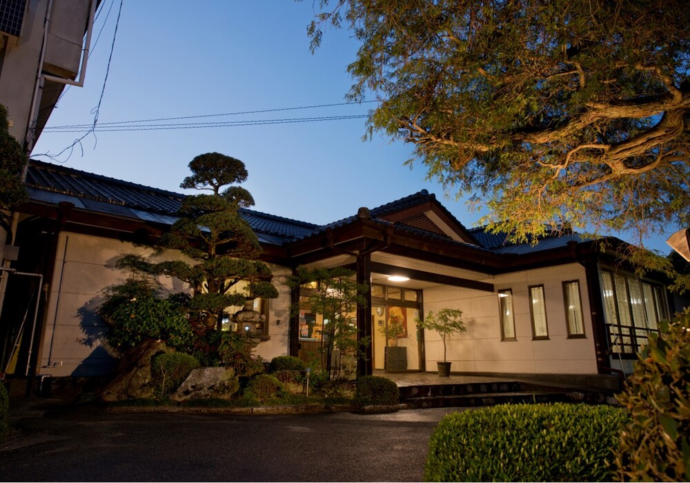 夕暮れの紫水園